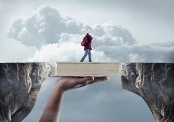 关于国家富强而奋斗杰出人物故事的手抄报 童话故事的手抄报